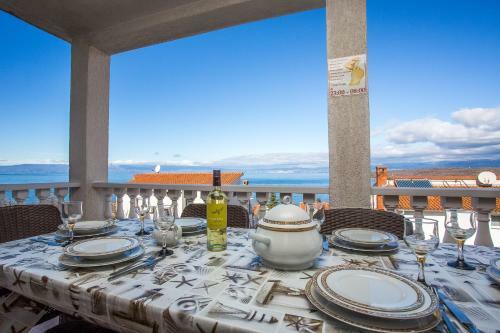 Apartment In Njivice/insel Krk 13320