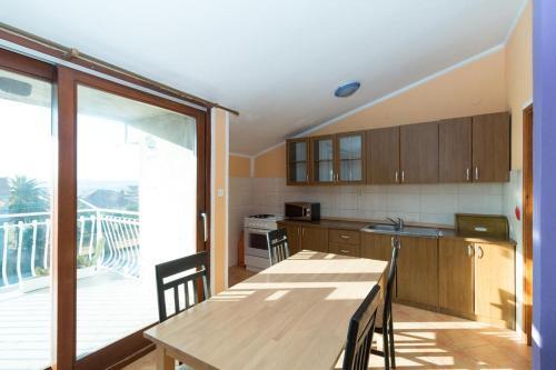 Apartment Kastel Kambelovac 12369b