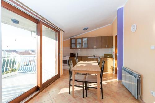 Apartment Kastel Kambelovac 12369b