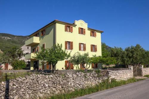Apartment Nerezine 2506a