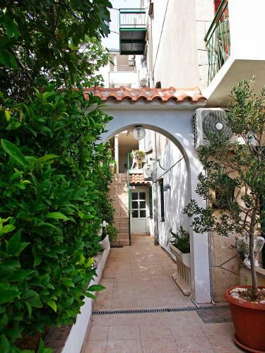Hostal Apartments Pomalo