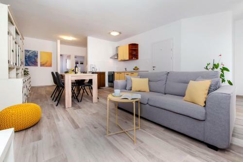Apartments R