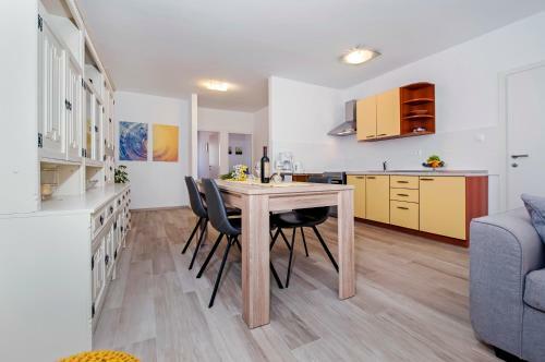 Apartments R