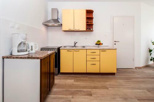 Apartments R