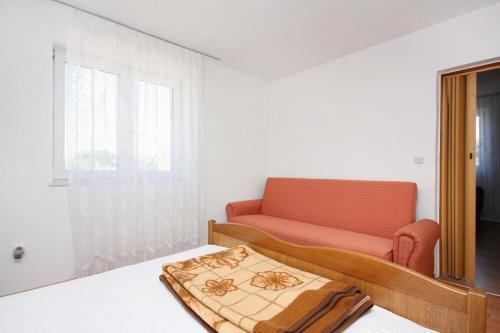 Apartments With A Parking Space Murter - 5084