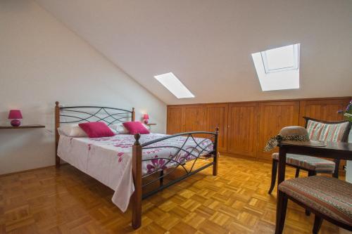 Studio Apartment Tomi 1