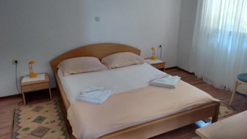 Apartment Lumbarda 4402b