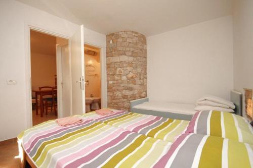 Apartment Basanija 7148b
