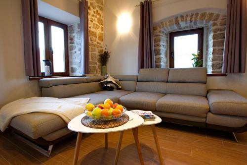 Apartments With A Parking Space Jelsa (hvar) - 8713