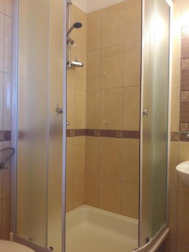 Hostal Guest House Jelsa