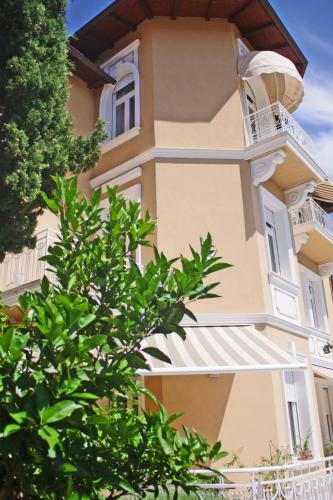 Hostal Guest House Villa Dagmar