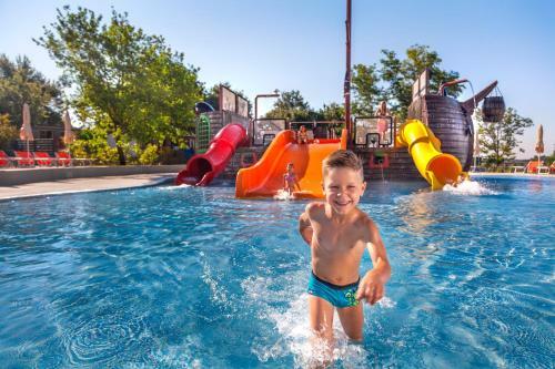 Mobilhome Victoria Camping Lanterna