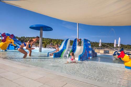 Mobilhome Victoria Camping Lanterna
