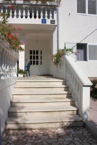 Hostal Apartments With A Parking Space Vodice - 2995