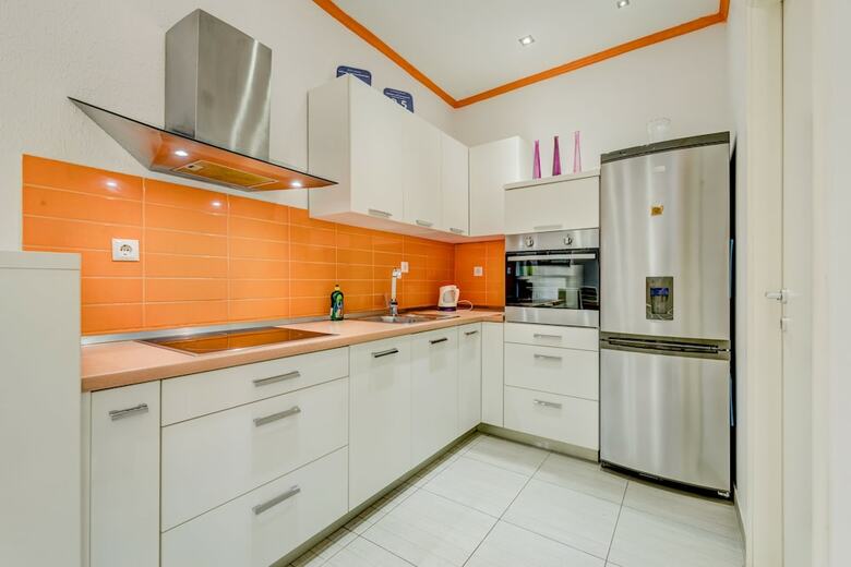 Split Suites - Centre Apartment Anka