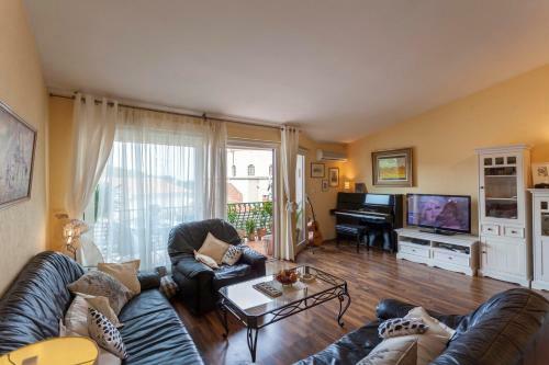 Deluxe Apartment Mareno