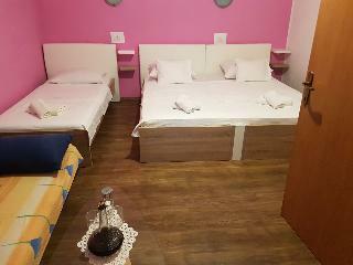Hostal Vila Angela