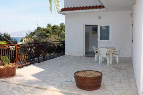 Apartment Slatine 4871b