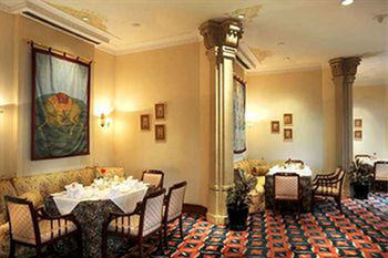 Hotel Rembrandt Towers Serviced Apartments