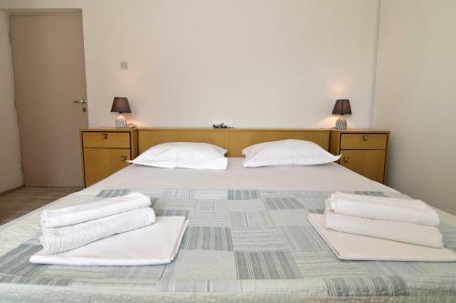 Apartments Dobrinic