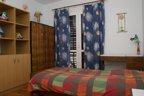 Apartments With A Parking Space Supetar (brac) - 2840