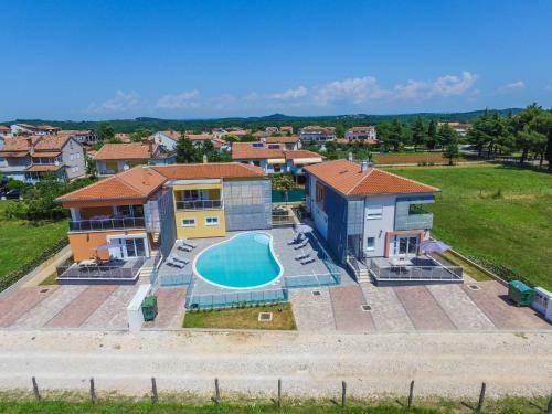 Funtana Three-bedroom Apartment 1