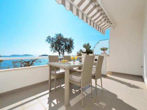 Beach Apartments Tina