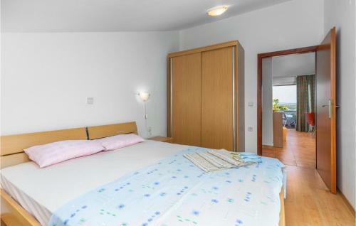 Apartment Punat With Sea View VI