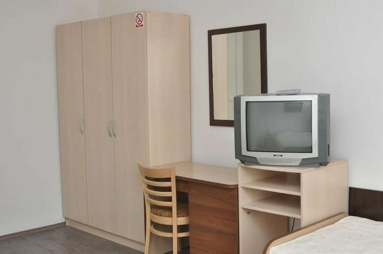 Hostal Rooms Lara
