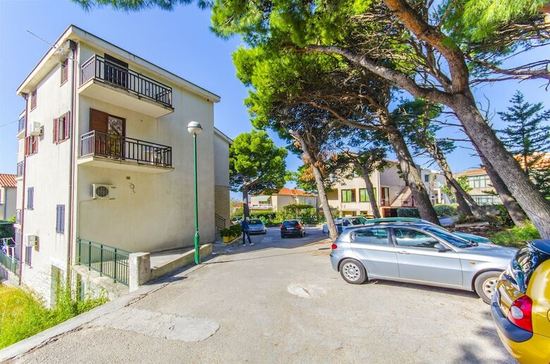 Apartments Marinko