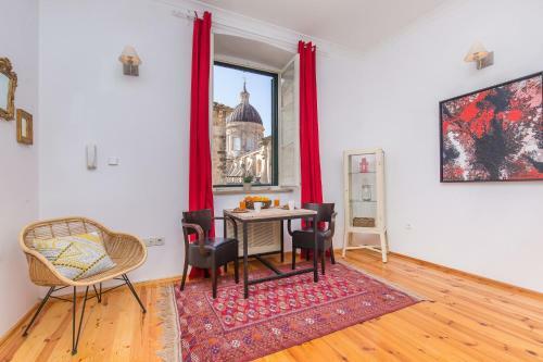 Hostal Arty Old Town Apartments By Irundo