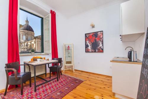 Hostal Arty Old Town Apartments By Irundo