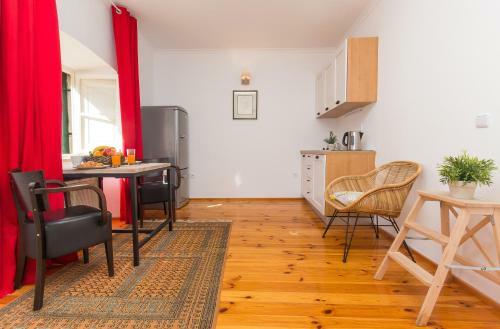 Hostal Arty Old Town Apartments By Irundo