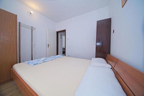 Apartment Postira 11168a