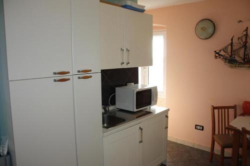 Hostal Apartments By The Sea Makarska - 11224