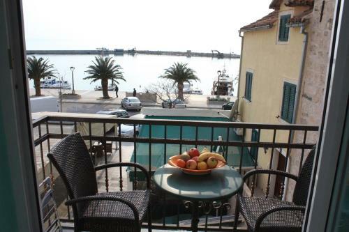 Hostal Apartments By The Sea Makarska - 11224