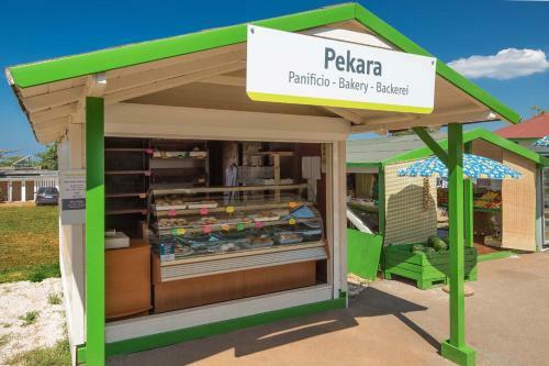 Happy Camp Mobile Homes In Camping Park Umag