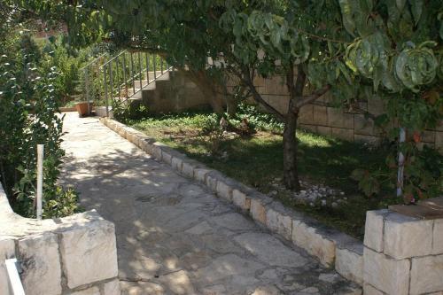 Apartments With A Parking Space Supetar (brac) - 2848