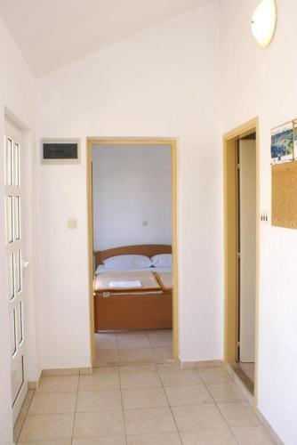 Apartment Lumbarda 4412b