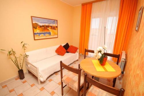 Apartments By The Sea Tucepi (makarska) - 6806