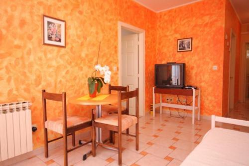 Apartments By The Sea Tucepi (makarska) - 6806