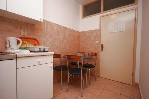 Apartments By The Sea Tucepi (makarska) - 6806