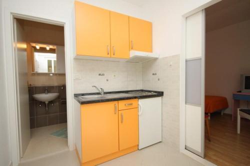 Apartments By The Sea Tucepi (makarska) - 6806