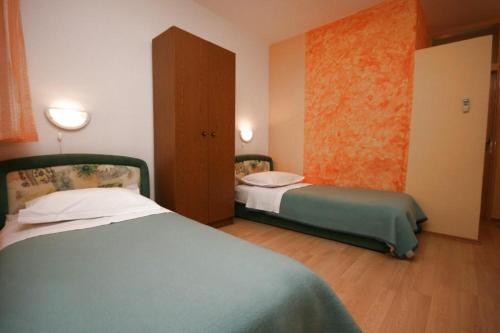 Apartments By The Sea Tucepi (makarska) - 6806