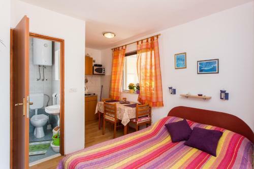 Hostal Guesthouse Maja