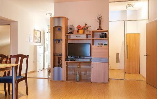 Four-bedroom Apartment Bunarska 06