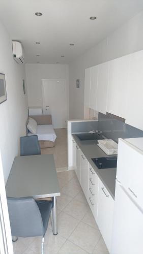 Apartment Pand?i?