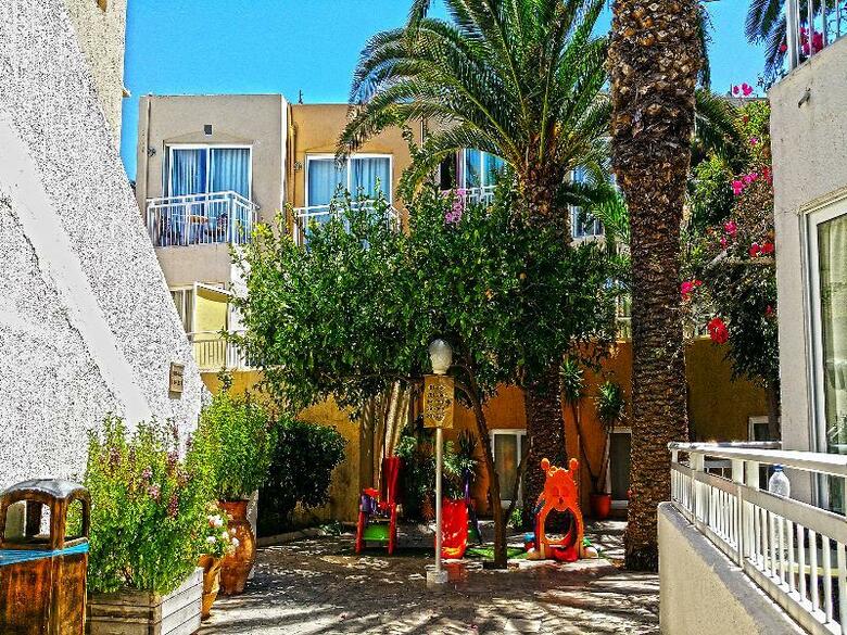 Nefeli Hotel