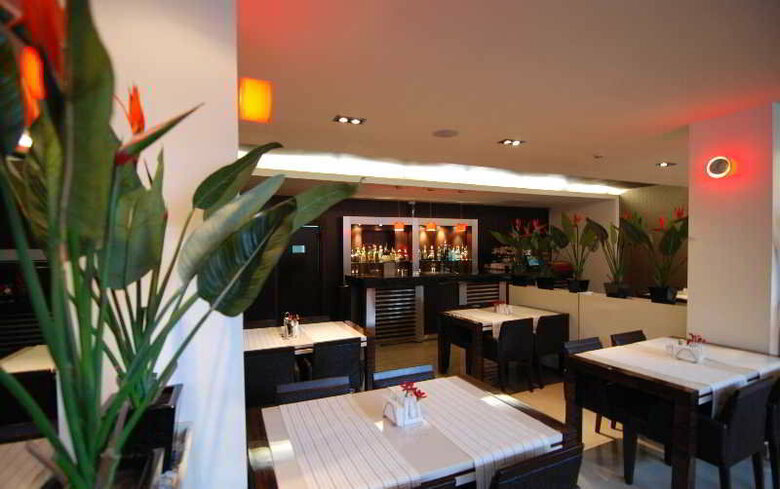 Hotel Cubix