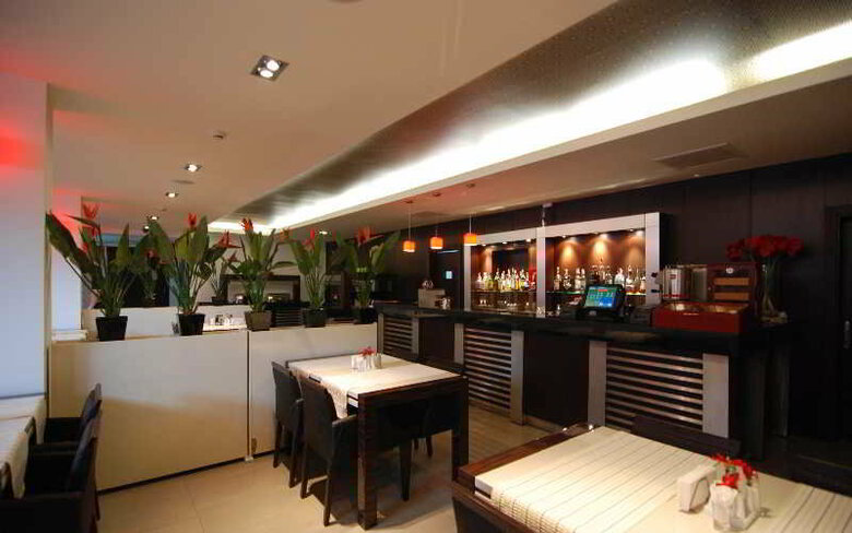 Hotel Cubix